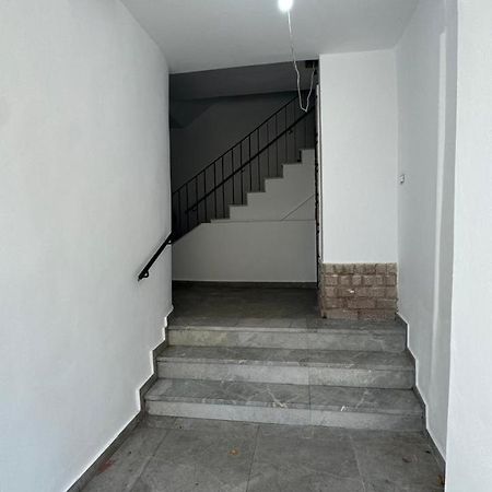 Host Apartament Elio Tirana Zewnętrze zdjęcie