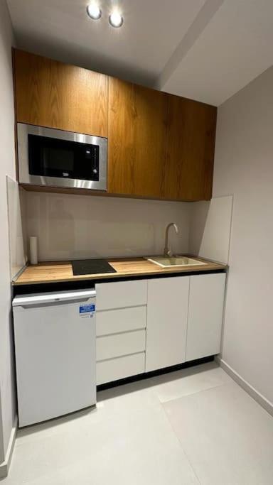 Host Apartament Elio Tirana Zewnętrze zdjęcie