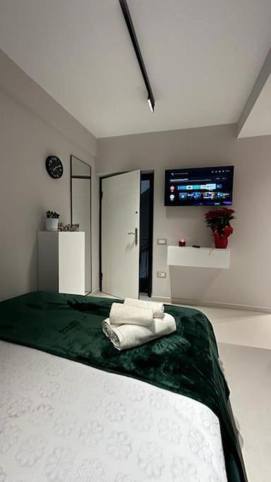Host Apartament Elio Tirana Zewnętrze zdjęcie