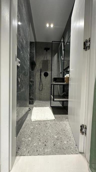 Host Apartament Elio Tirana Zewnętrze zdjęcie