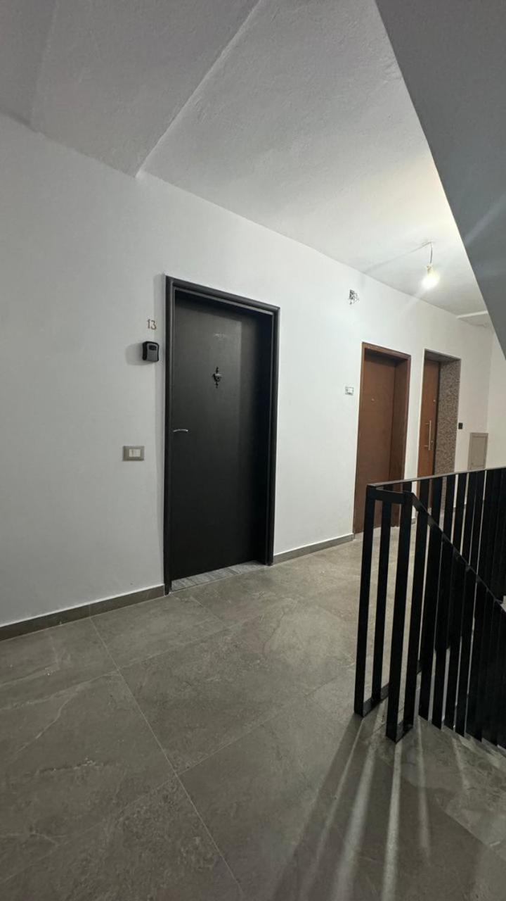 Host Apartament Elio Tirana Zewnętrze zdjęcie