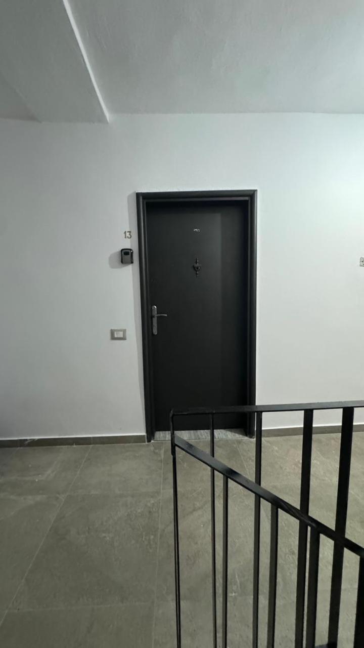 Host Apartament Elio Tirana Zewnętrze zdjęcie